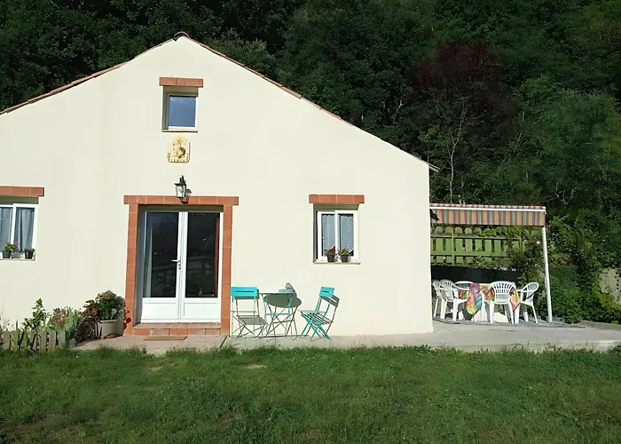 Les Coquelicots Nyaraló Saint Sebastien d'Aigrefeuille