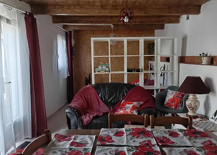 Les Coquelicots Nyaraló