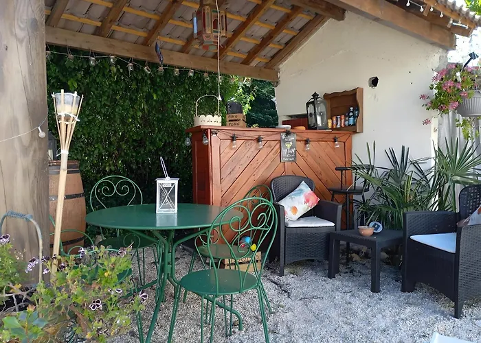 Les Coquelicots Nyaraló